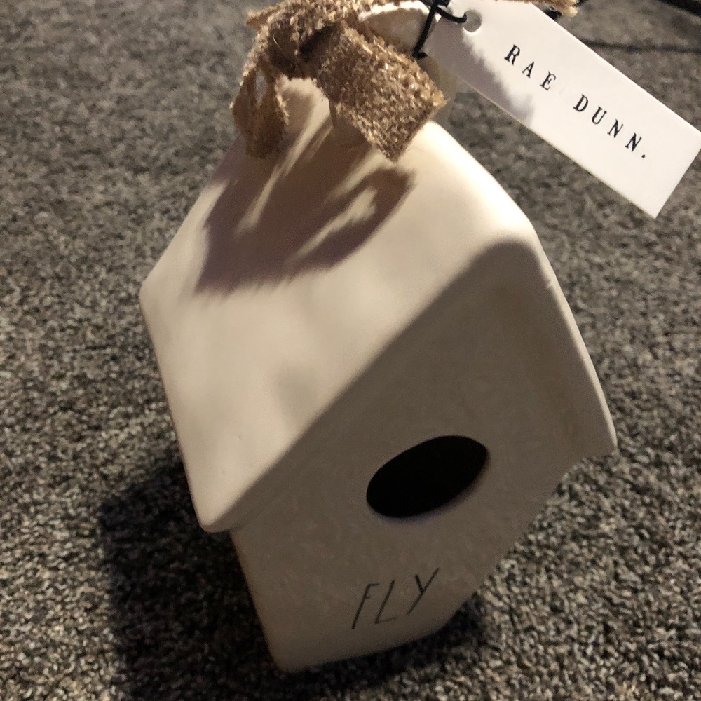 NWT Rae Dunn Fly Slanted Birdhouse‎